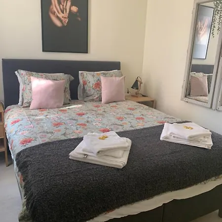 Sunlit Artist * Belgrad