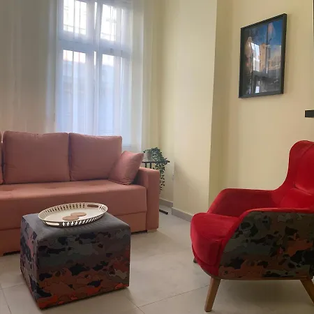 Daire Sunlit Artist *