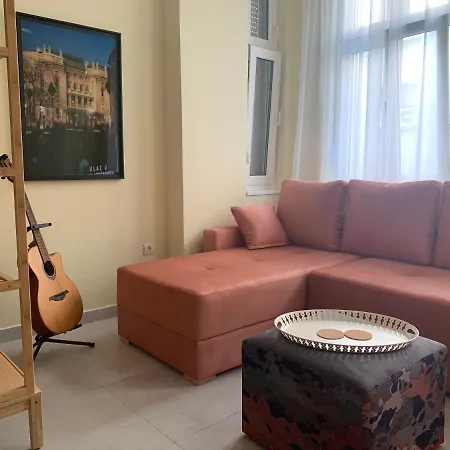 Sunlit Artist Apartament *